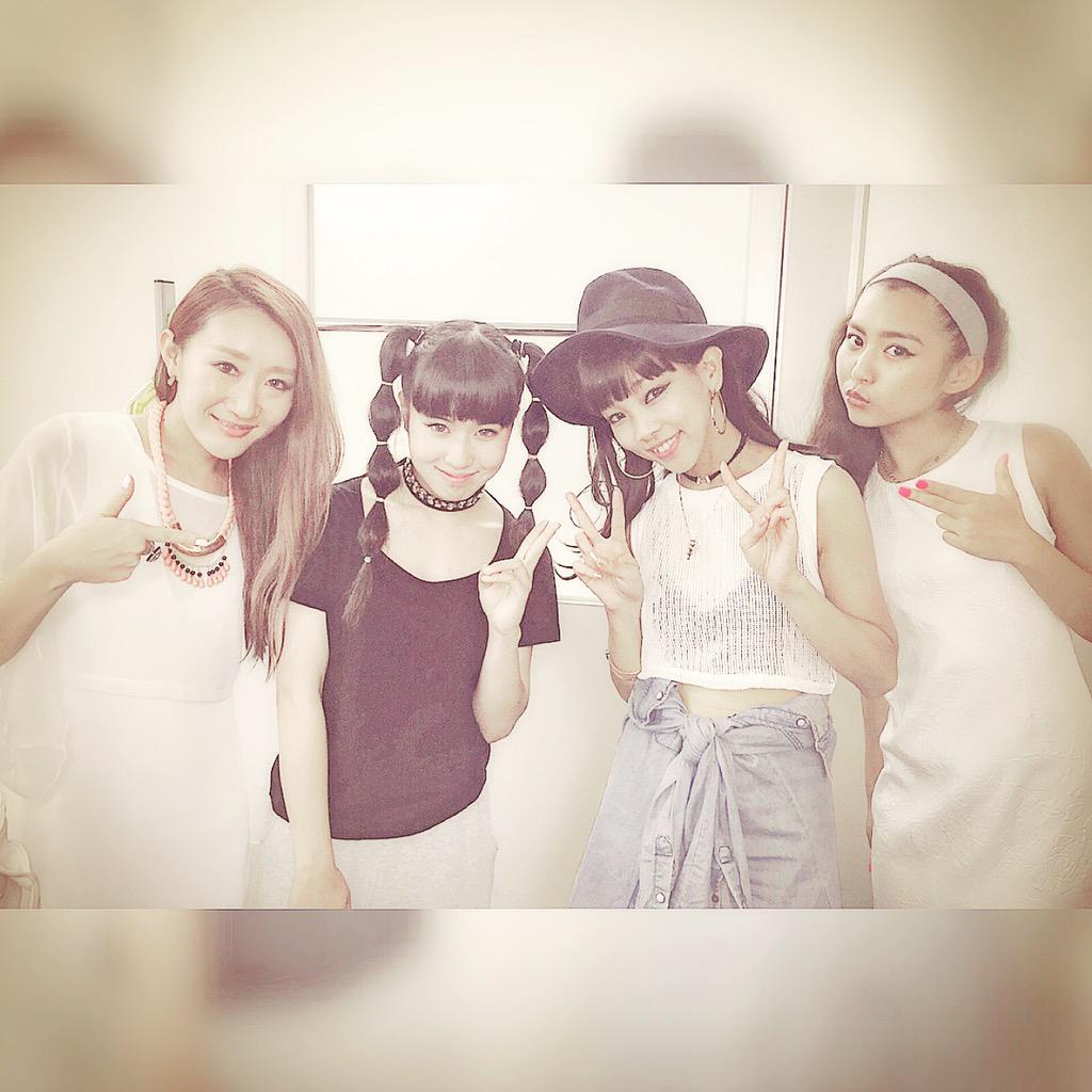 Ai_Eco_Ina's tweet photo. Miss-artと當山みれいちゃん、青野���穂ちゃんと👭👭✨
#UTALABO #Freshrhythm @VUENOS_DAY http://t.co/4i6NbkF6WD