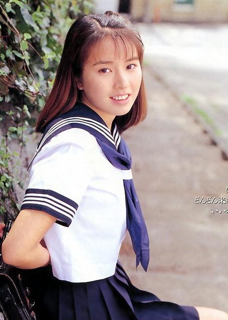 児島玲子の水着グラビア31選 美人すぎるプロアングラーのセクシーショット Luupy ルーピー