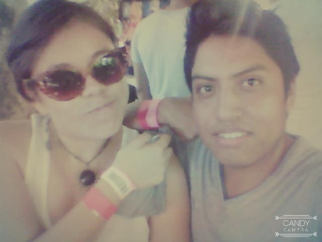 jozh_gg's tweet photo. #InTheCast aquí andamos en espera ella y yo :) #RojosSomos jaja http://t.co/PXE7BIfGaG
