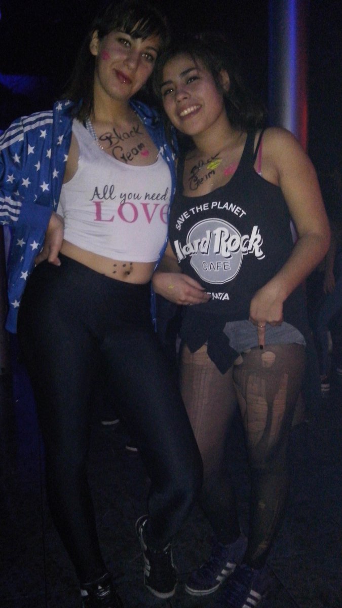 deniswilvers's tweet photo. Te amo zorra ♡ del otro dia en black http://t.co/XEj4vGTqzZ