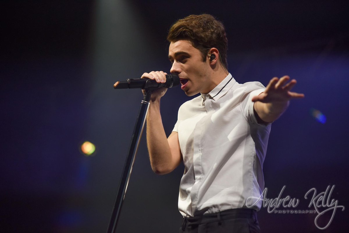 AndrewKelly1983's tweet photo. @NathanSykes performing 'Kiss Me Quick' at #HallamFMSummerLive http://t.co/wPBBaWnwEh