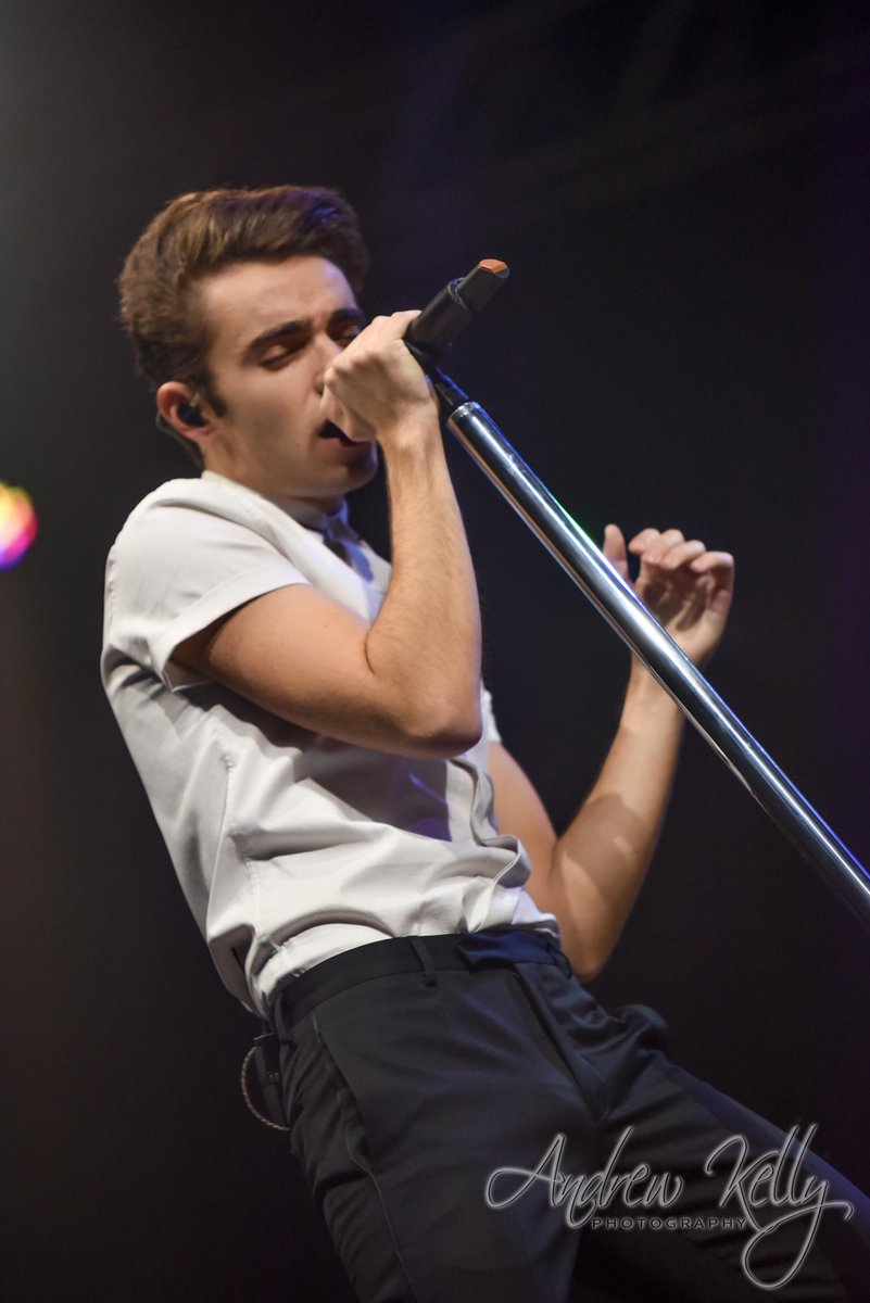 AndrewKelly1983's tweet photo. @NathanSykes performing 'Kiss Me Quick' at #HallamFMSummerLive http://t.co/wPBBaWnwEh