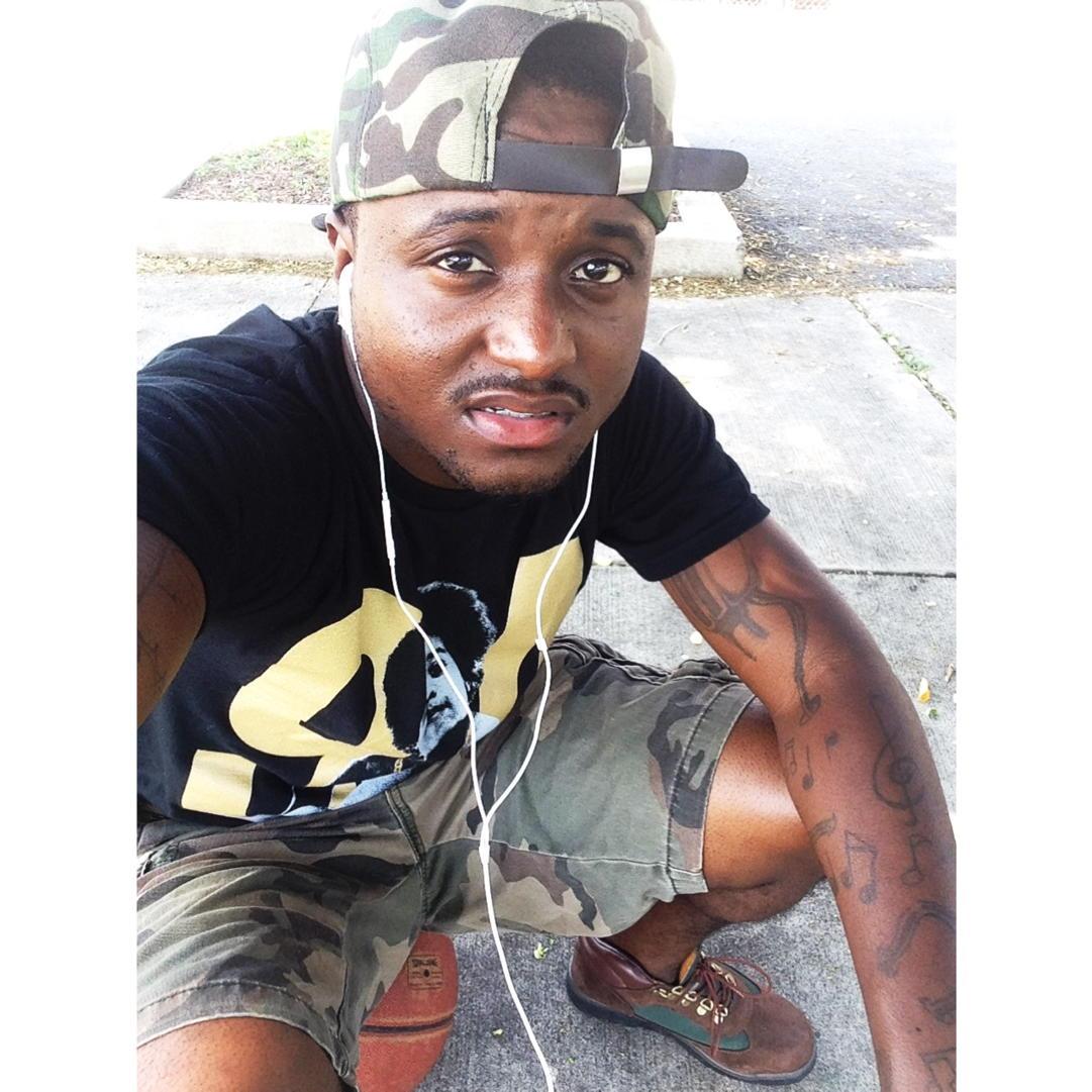 Hush_Gang's tweet photo. Tryna find different ways to relieve stress without smokin 😣 #hmfoe http://t.co/oywtkCZxC4