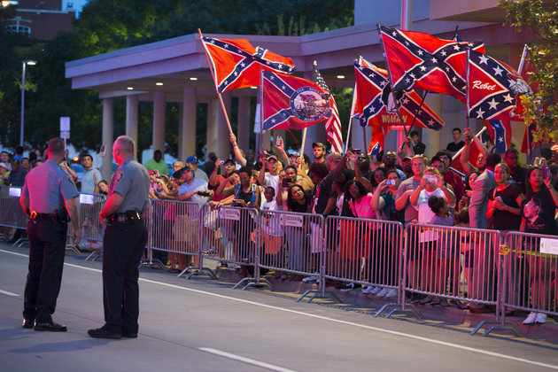I wish I loved anything as much as these people love the confederate flag. #theyneedahobby huffingtonpost.com/entry/this-ima…
