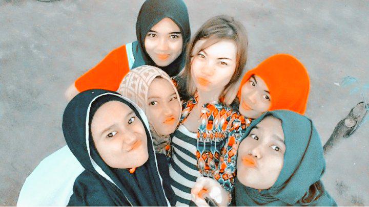 putri14uti's tweet photo. Happy ied mubarok 1436 H http://t.co/onZZbHOINk