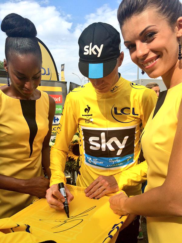 LeTour's tweet photo. RT pour gagner ce @MaillotjauneLCL ! / RT to win this #YellowJersey! #TDF2015 @lecoqsportif http://t.co/CTwtXHcwZz
