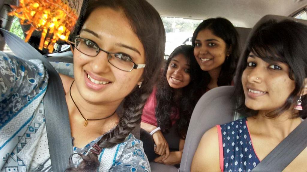 DeekshaMArya's tweet photo. We need to do a road trip which was longer than this one! @frizhbee @SSandy0204 @minimousekiller http://t.co/1XsbqaFBCH