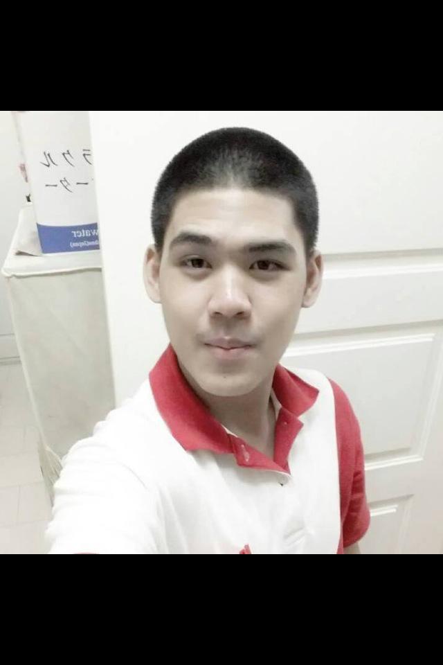 SukritJangsawa's tweet photo. ดูกันเอาเองนะค่าบคนเดียวกันรึป่าว เด็กมัธยมวัดธาตุทอง น้อง ออม ! ฝากเจ้าของรูปมีคลิปช่วยทักผมทีนะค่าบบ :) http://t.co/wNvnJlLlNl