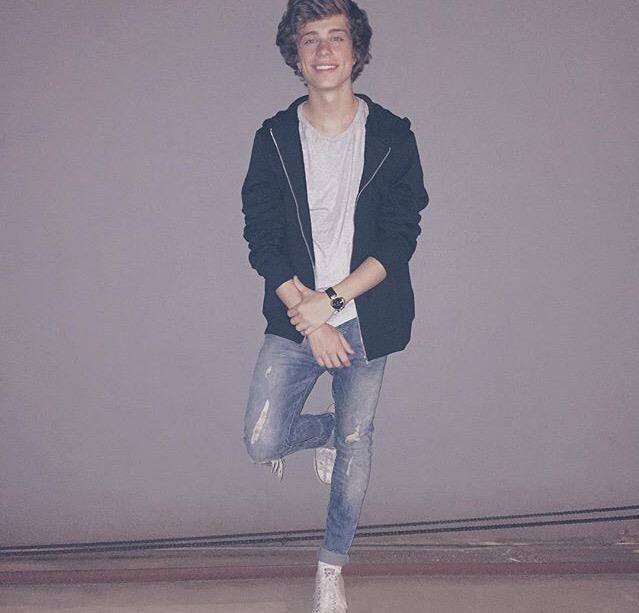 imsamloll's tweet photo. #VerifyJackDail @JackDail ππΈ 4 http://t.co/d5mtR8kwqN