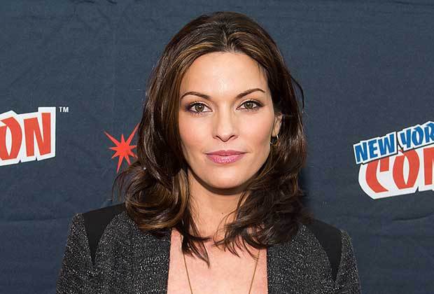 ForeverAlums's tweet photo. RT Be sure 2 Like &amp; Follow @Alana_DeLaGarza new show on Facebook http://t.co/k4RyNKHaMV &amp; @CriminalMindsBB Thanks http://t.co/aZhWcpnjWj