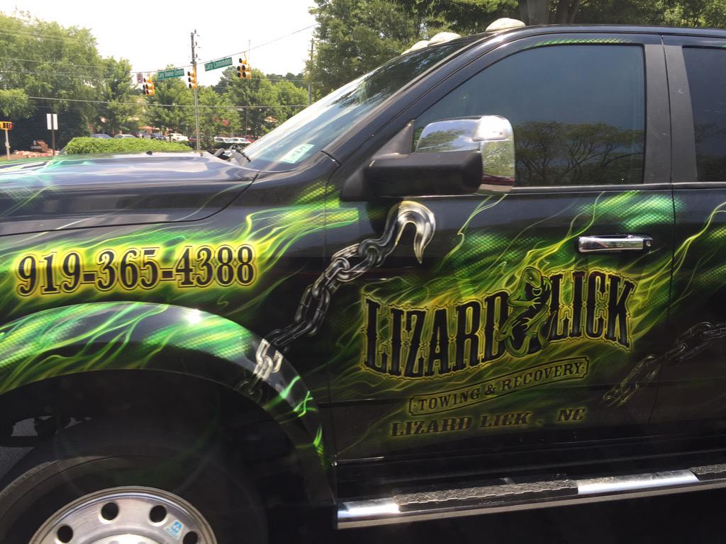 SwikkedVenom's tweet photo. @LizardLickTowin spotted--Barnes &amp; Noble Cary..even other people stopping to take pics http://t.co/r4xcpZIQ0L