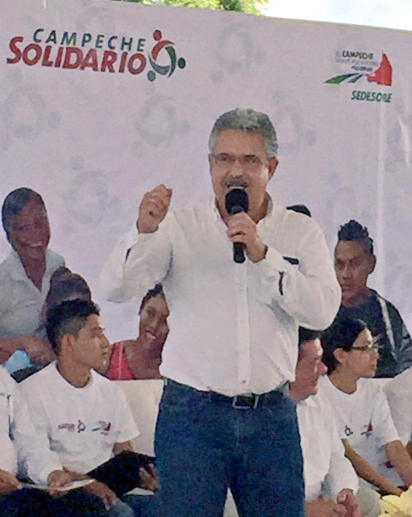 micksunarylee's tweet image. Hoy @ferortegab inicia las entregas del programa #Computado@miga #Escárcega @SEDESORE @Tec_Escarcega @Cobachcampeche