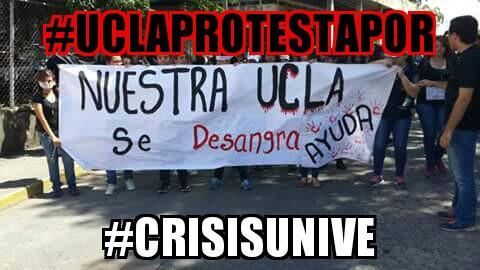 LauH25_'s tweet photo. @360mundo la #UCLAProtestaPor estamos en crisis, el futuro de los venezolanos esta en peligro. http://t.co/zPf0ywGZFF