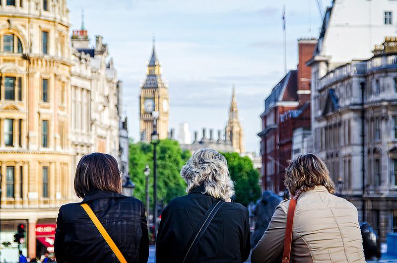 Angloberry's tweet photo. Dream of moving to London? Here’s why you will love and hate living in this city http://t.co/Yj0E1dUBa0 #London #uk http://t.co/GvdGhPc0Uu