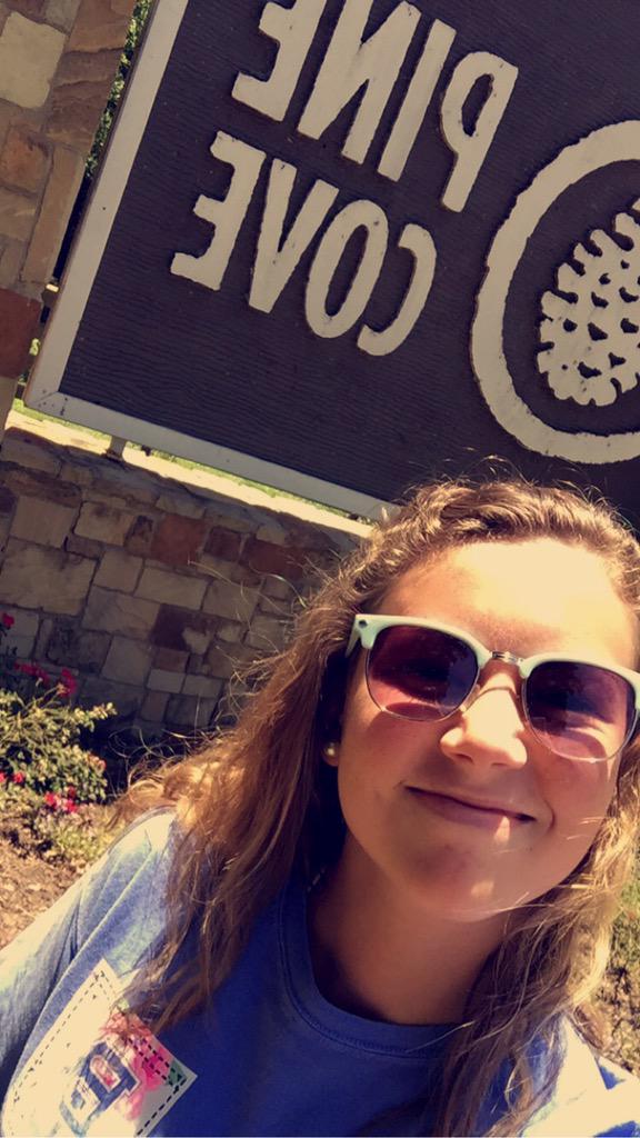 sydney_pete14's tweet photo. happy to be back at my very favorite place!!!! see ya in 2 weeks :)) #overflow15 http://t.co/yAPKjaEZJb