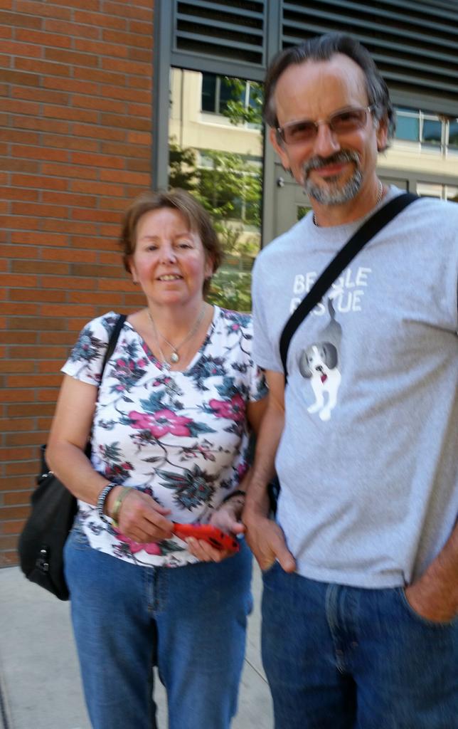 Christi_Lee67's tweet image. Kim &amp;amp; Jim supporting @beaglefreedom at @VeggieGrill #VG4BFP