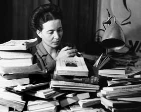 DiarioFemenino1's tweet photo. Simone de Beauvoir: 3 de los libros más emblemáticos Para descargar gratis. 
http://t.co/pV90rLxTcr http://t.co/ac2AziJuNB