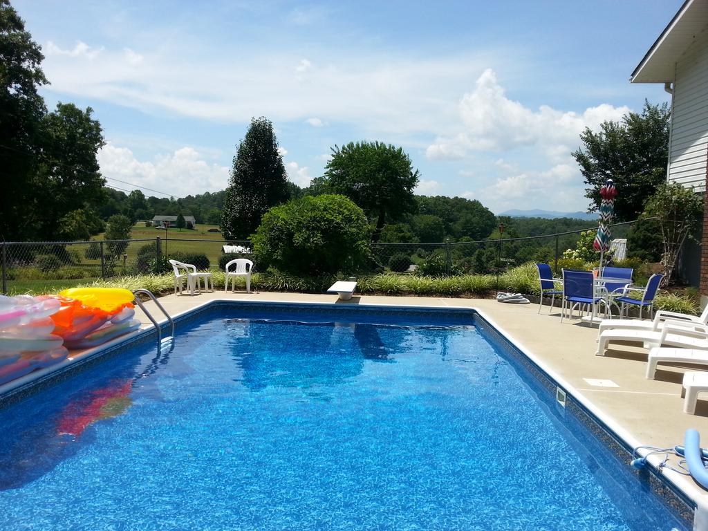 KarenVanhook's tweet photo. @WendyVenturini My view listening to #NASCAR on SiriusXM #PRNRadio. Go #CarlEdwards http://t.co/S0olpn48OA
