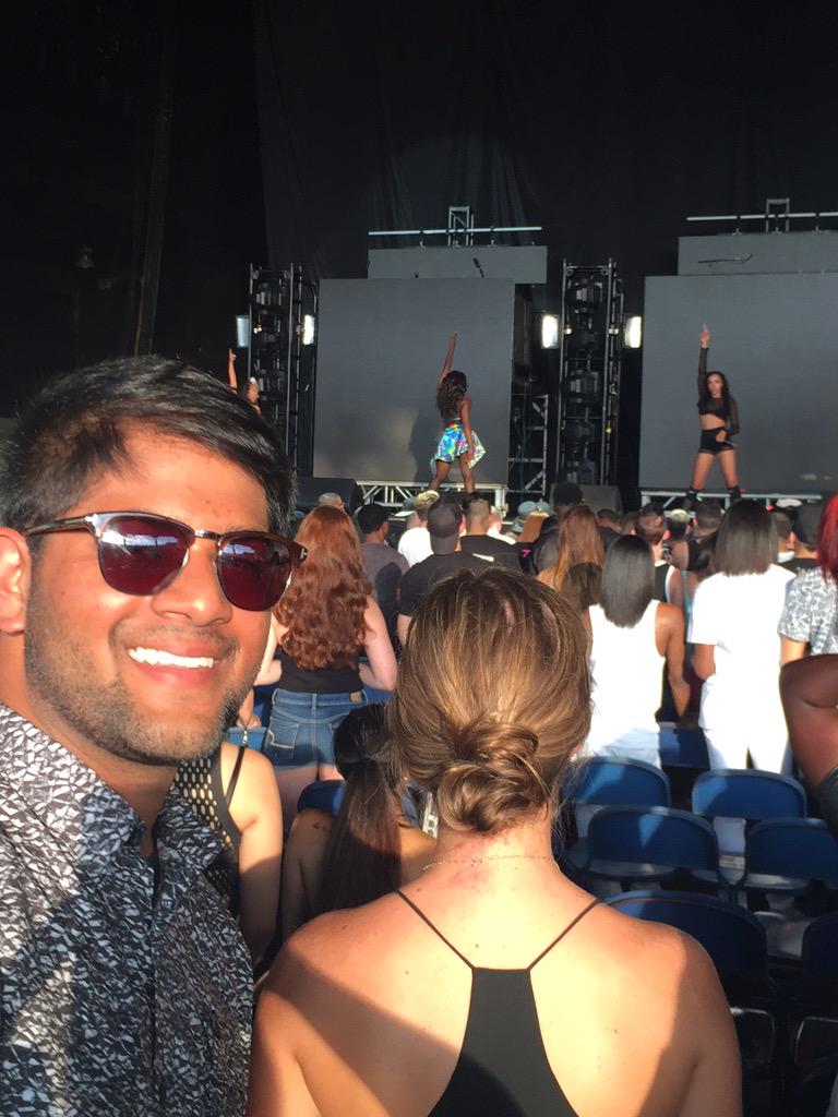 milanp210's tweet photo. So that concert was wayyy #2on #GraduationPresent @Tinashe #HadToGetAPic http://t.co/oeof7L3NV3