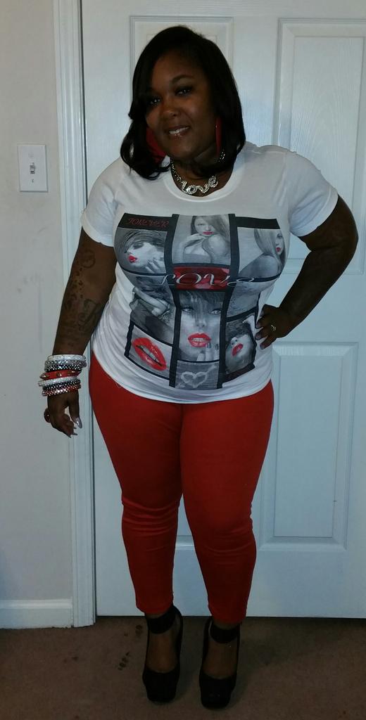 ThaRealShanelle's tweet photo. Me looking so classy and sexy http://t.co/tgALUUerDZ