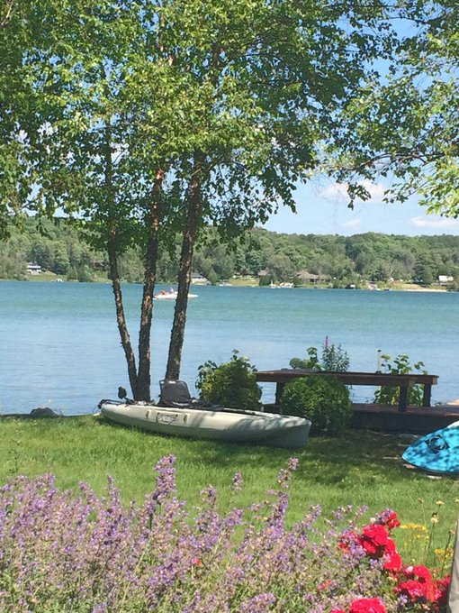 #LifeIsGood at the lake ? http://t.co/q5XMJAuZuC