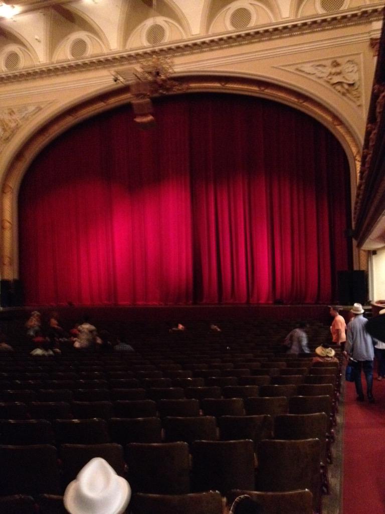 ArtscapeTweets's tweet photo. Modern dance at the Lyric at 4pm #Artscape2015 http://t.co/26QMdOzR2m