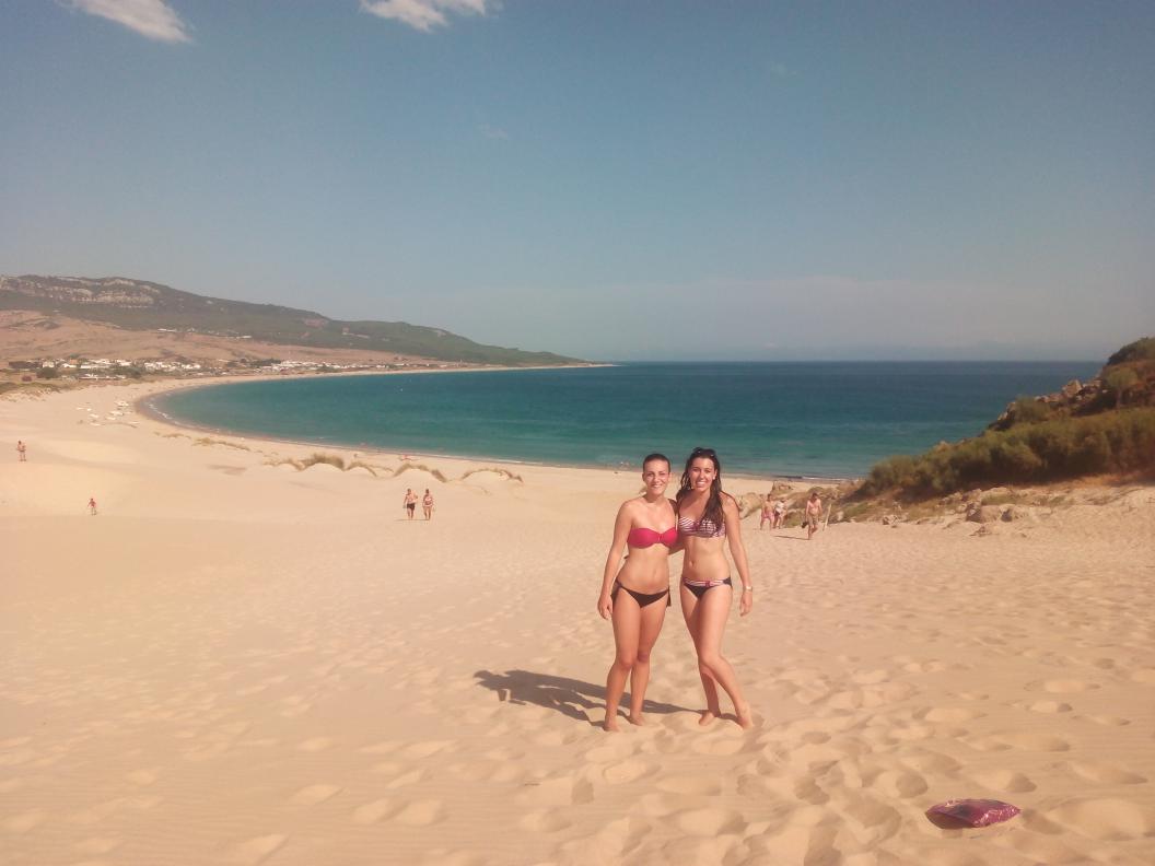 LMC_95's tweet photo. Se acaban unas vacaciones por Andalucía geniales 🙌 👙👒 🌅 🍻🎉 Gracias a la niña más bonita por estos días💖 @rm_maria12 http://t.co/M226W3t7Do