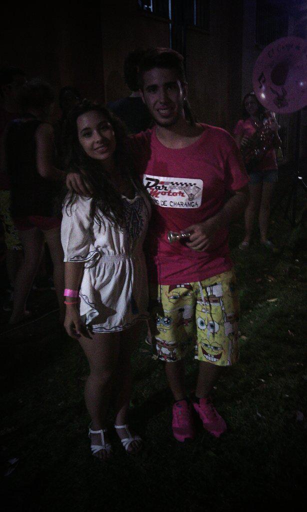 AjbMarina's tweet photo. Una noche genial viendo tocar a este fierecilla @Bemol_11 y me debes unas pulseritas http://t.co/689sbc6ob5