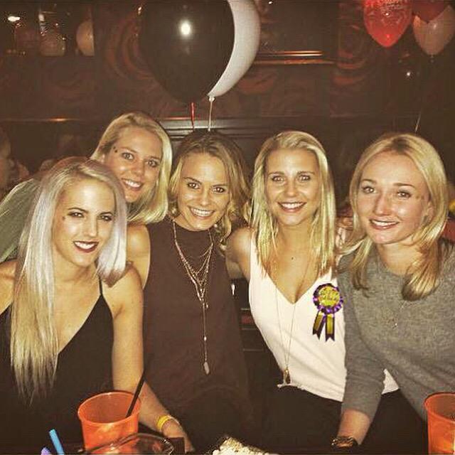 LaurenJenae's tweet photo. Love these girls 💗 Happy Birthday my Nik💁🏼 Such a special day 😘 #friends #birthday #blondes #blondesHaveMoreFun http://t.co/MoAE1AwacF