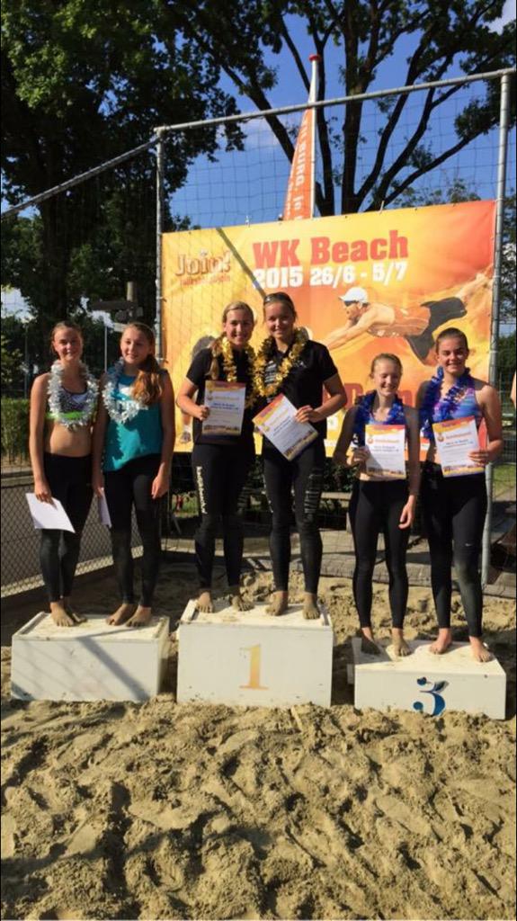 Vandaag zijn we 1e geworden <16!! Emi is vandaag ook nog 1e geworden <18 met Hannah, omdat Mexime geblesseerd is.