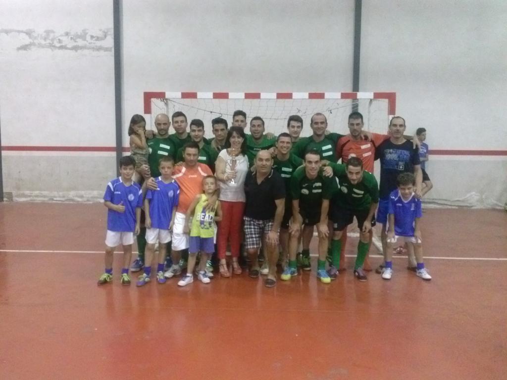 24h_FSpalazuelo's tweet photo. #EscoDíaz se proclama campeón del @24h_FSpalazuelo tras vencer 5-4 en la final al @CP_RENA http://t.co/Yx3YvVRKJk