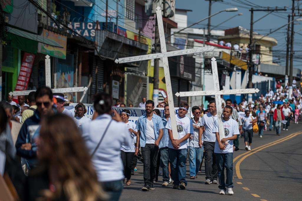 25 anos do ECA: Brasil segue incapaz de eliminar a alta taxa de homicídios entre adolescentes bit.ly/1SuQSf4