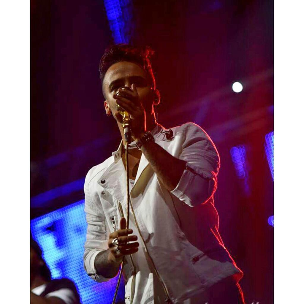 shawtysoldiers's tweet photo. Aston at Hallam FM Summer Live (17.7.2015)
_
#AstonMerrygold #hallamfm #hallamfmsummerlive http://t.co/x82QPtdcLf