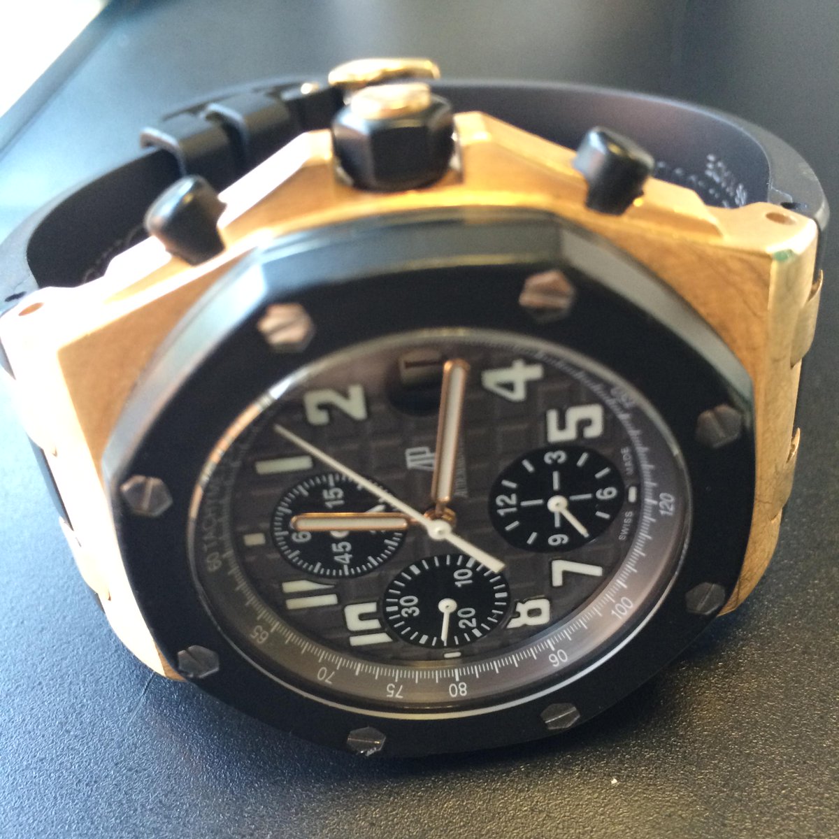 GlobalWatchShop tweet picture