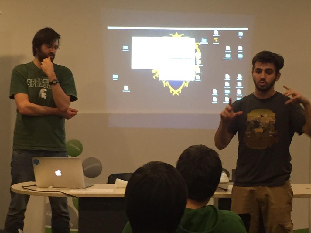 dwaksman's tweet photo. RT @rod_f: Se presentan los juegos de la #winterjam15 en @Ideingenio http://t.co/m4zf0rpiEa