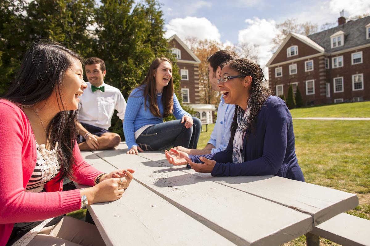 All freshman at this college launch a business as part of a required entrepreneurial course money.us/1DkNqNe