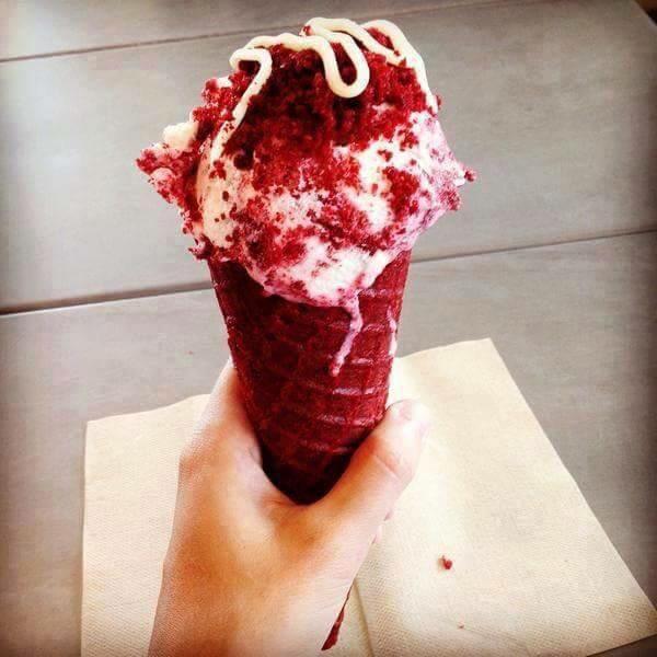 Can someone send this to me now? AS IN NOW!!!! 😍😋🍦 #redvelveticecream #NationalIceCreamDay