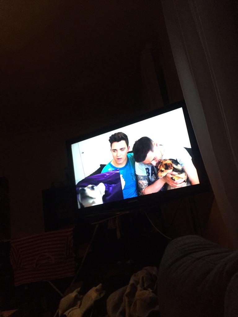 hauge_mark's tweet photo. Perfect way to end the weekend watching these 3 @trentowers @BoyShayler @TrentAndLukexx 😄😄 http://t.co/lfUqGn2fFW