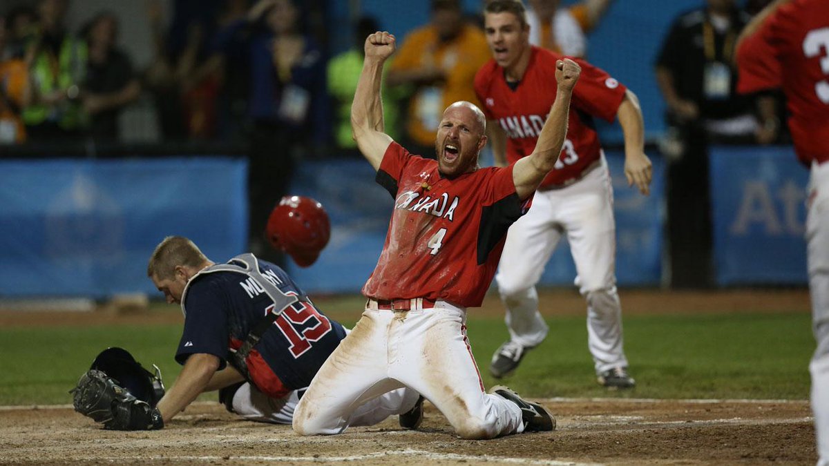 See five incredible pics from an unbelievable night of Pan Am baseball: bit.ly/1TLjHX9 | #TO2015 #TeamCanada