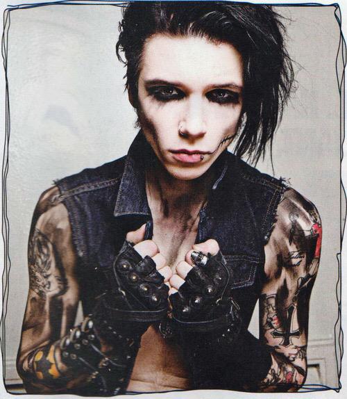 So, hello! I'm Jasper and I'm extremely awkward.. So.. Give this a retweet? 

[new rp account, not new to fl]