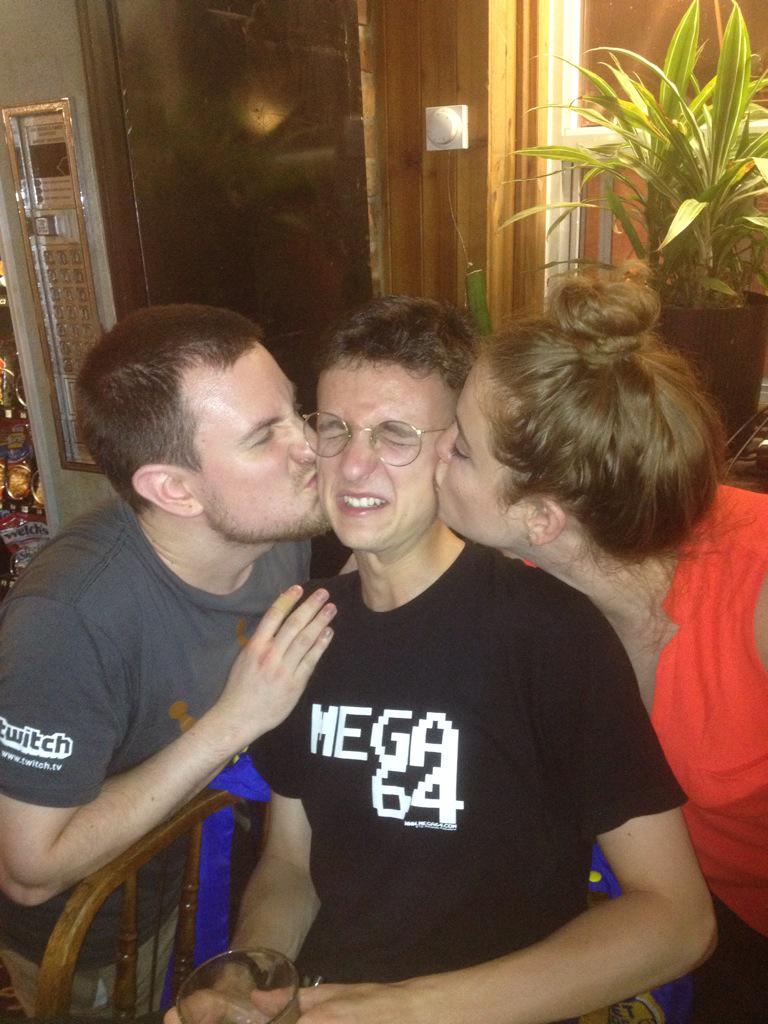 Toku_Nation's tweet photo. @gdiffuser @copacetictarrin mom and dad kissing their child goodnight #uncon2015 http://t.co/Zo7R6pD5Ai