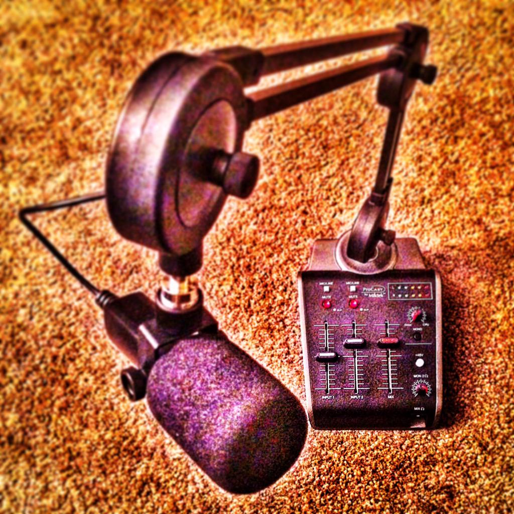 onebyonepodcast's tweet image. Let the games begin! #onebyonepodcast #podcast #schedulingnow