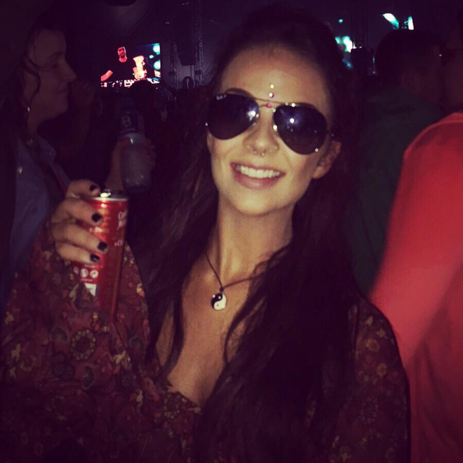 JeniShannon's tweet photo. #TinthePark2015 🎶🍻🙌 http://t.co/Pu5lT643V9