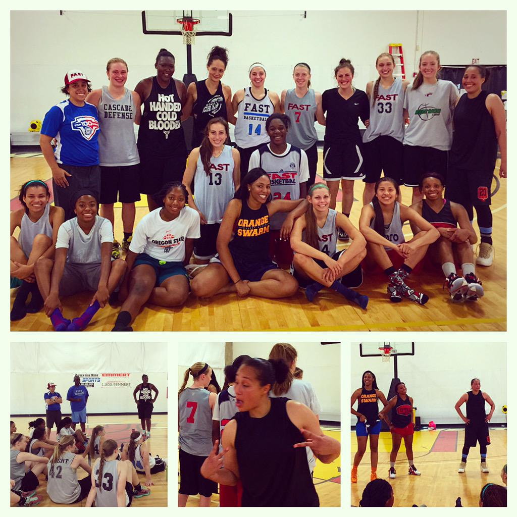 coachgriff3's tweet image. 🏀🏀The pro's came out to scrimmage my FAST Red Elite team @212Sports #NOLAbound #FastFam #FBA 🏀💯