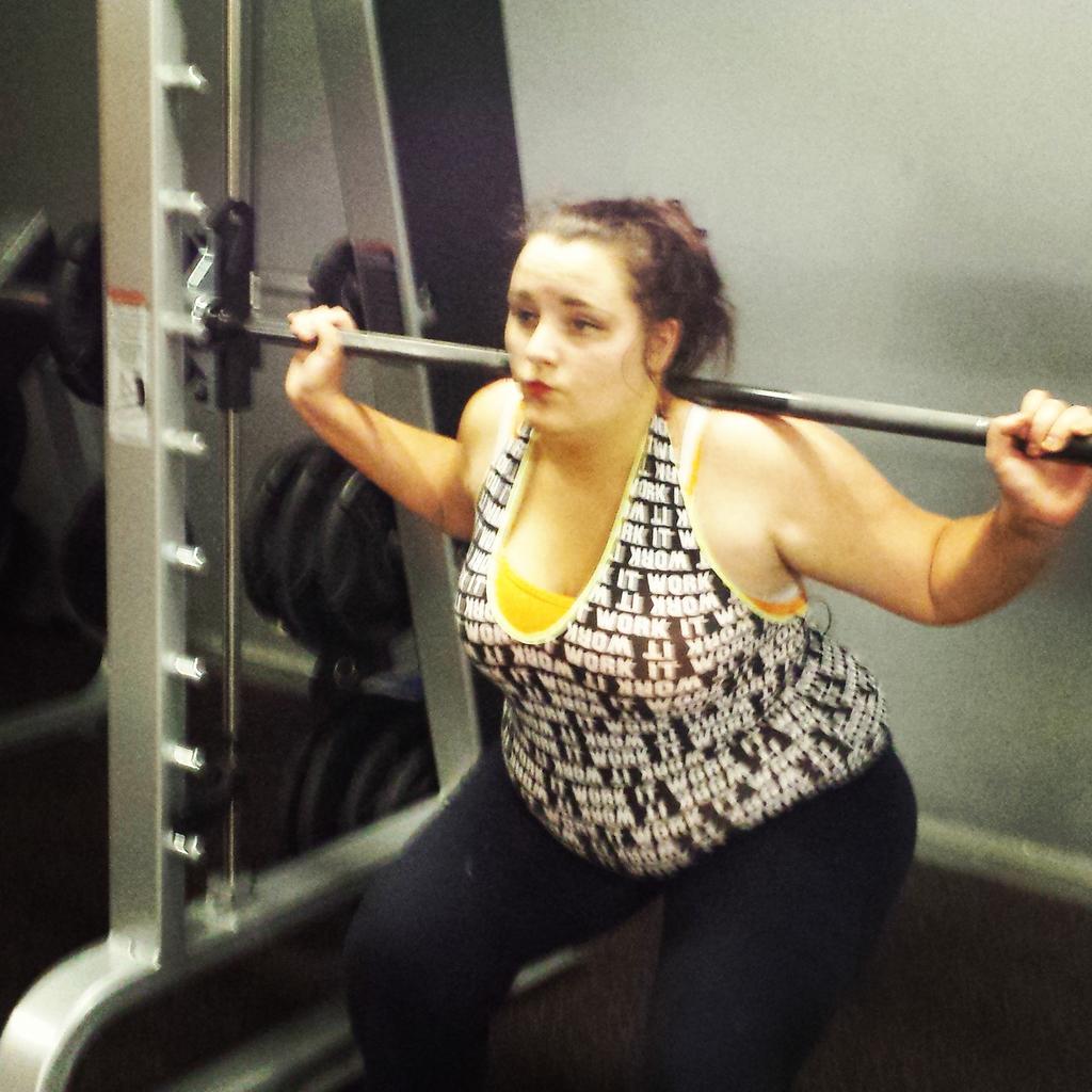 alive_toni92's tweet image. #SquatChallenge #squatbar #weightedsquats #traininhhard