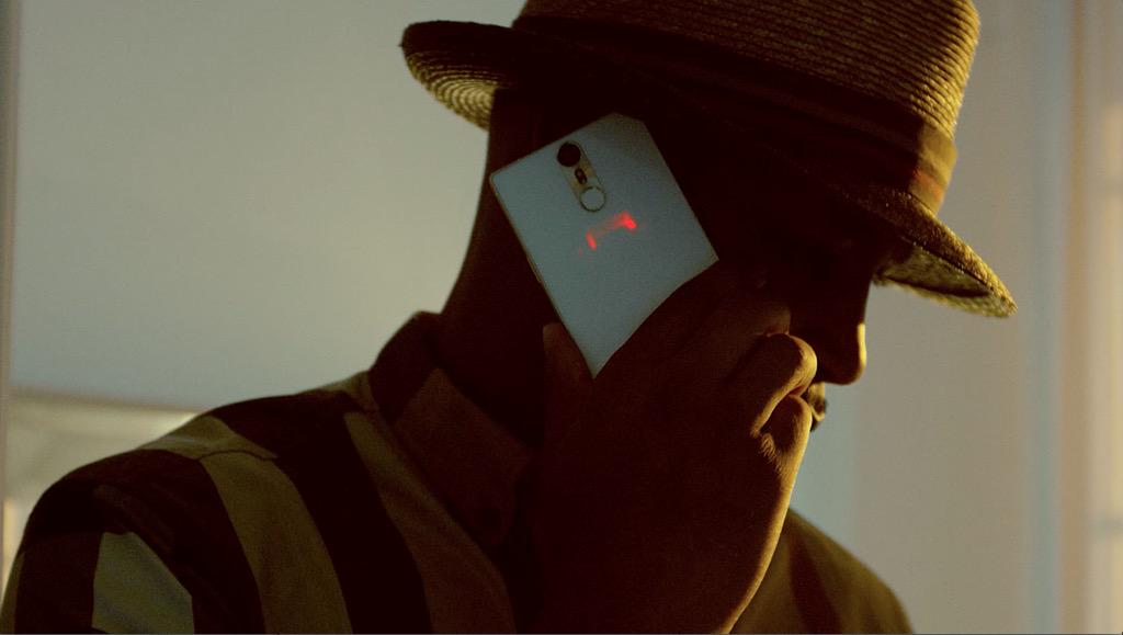 rohff's tweet photo. Aperçu de l'un des 3 modèles de mes smartphones Android Danew By Rohff #LesMecsDeTessSerontLes1ers et #SansForcer 😂 http://t.co/uhAdTCdrWx
