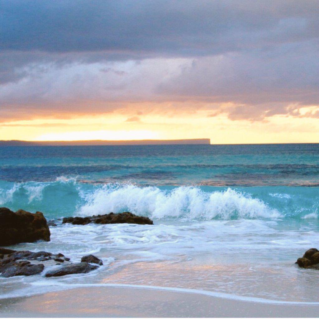 chloepanas's tweet photo. It's  not your time to go yet... #mickfanning #julianwilson #bravesouls #JBayOpen http://t.co/yCkZXKEMg7