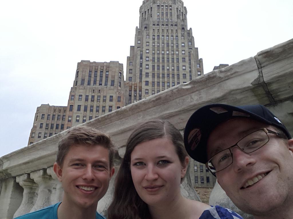 SeKr09's tweet photo. A great City Trip to Buffalo. #bits-fm-Tour #venturebits #säft #lebensliebe @lorbaer91 @JohnAtzke http://t.co/r1t11DfbAe