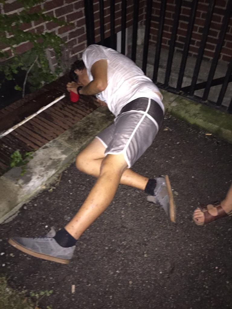 jmyers922's tweet photo. When u can't hang #SessionBreakers #rushTDX http://t.co/Xoonr0yCbk