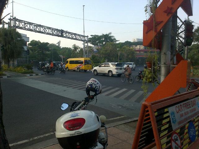 gemini_73347's tweet photo. @e100ss Kawan TL ALfalah Terpantau Ramai-Lancar hati2 Kawan kurangi kecepatan anda didLmKota-cuaca agkMendung.ok http://t.co/MRJ4CAreap